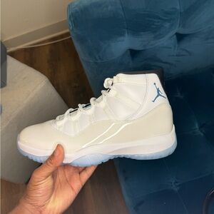 Air Jordan 11 Legend Blue